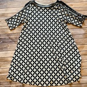 Sandra Darren Black & White Cold Shoulder Dress18W